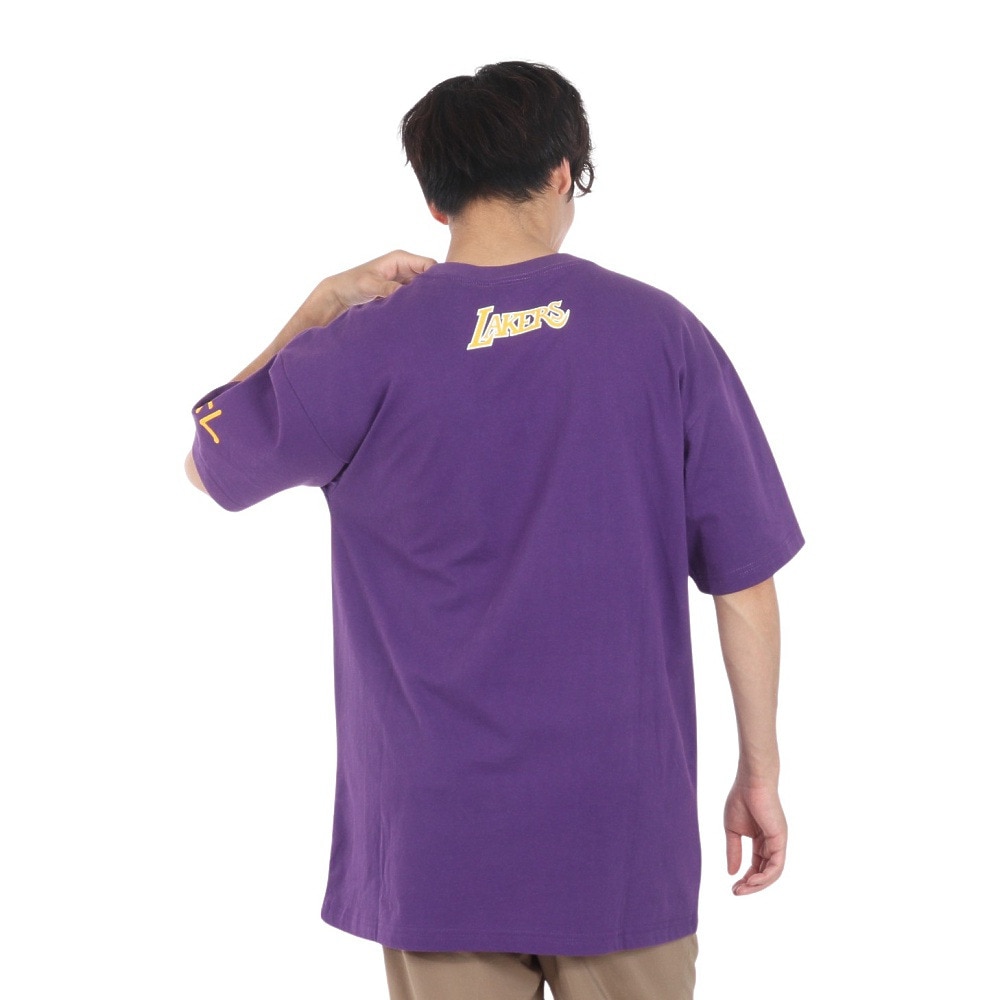 ミッチェルアンドネス（Mitchell&Ness）（メンズ）マジック・ジョンソン レイカーズ プレミアム プレイヤー 半袖Tシャツ TCRW6611-LALEJSPURP