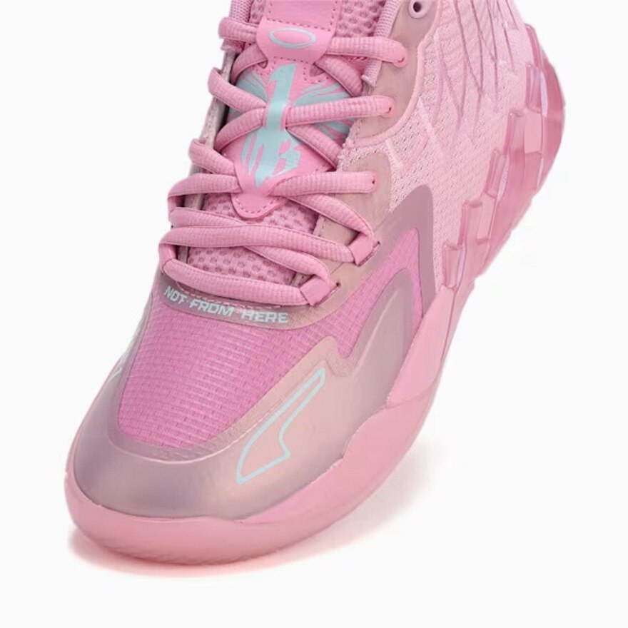 プーマ（PUMA）（メンズ）バスケットシューズ バッシュ MB.01 IRIDESCENT 30975501 お一人様一点まで