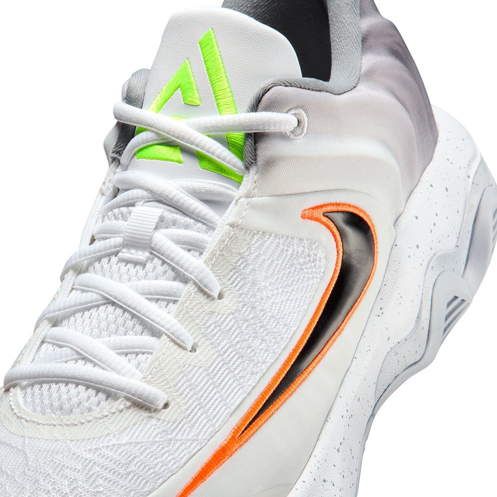 ナイキ（NIKE）（メンズ）バスケットシューズ バッシュ ヤニス