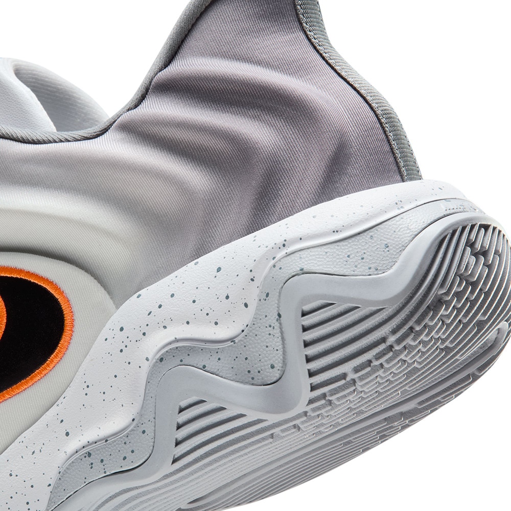 ナイキ（NIKE）（メンズ）バスケットシューズ バッシュ ヤニス