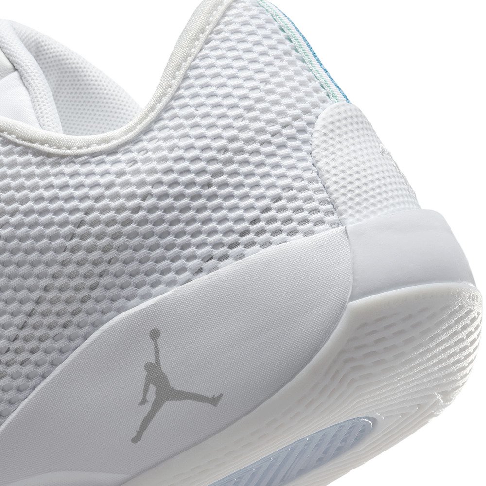 ジョーダン（JORDAN）（メンズ）バスケットシューズ バッシュ ルカ 77