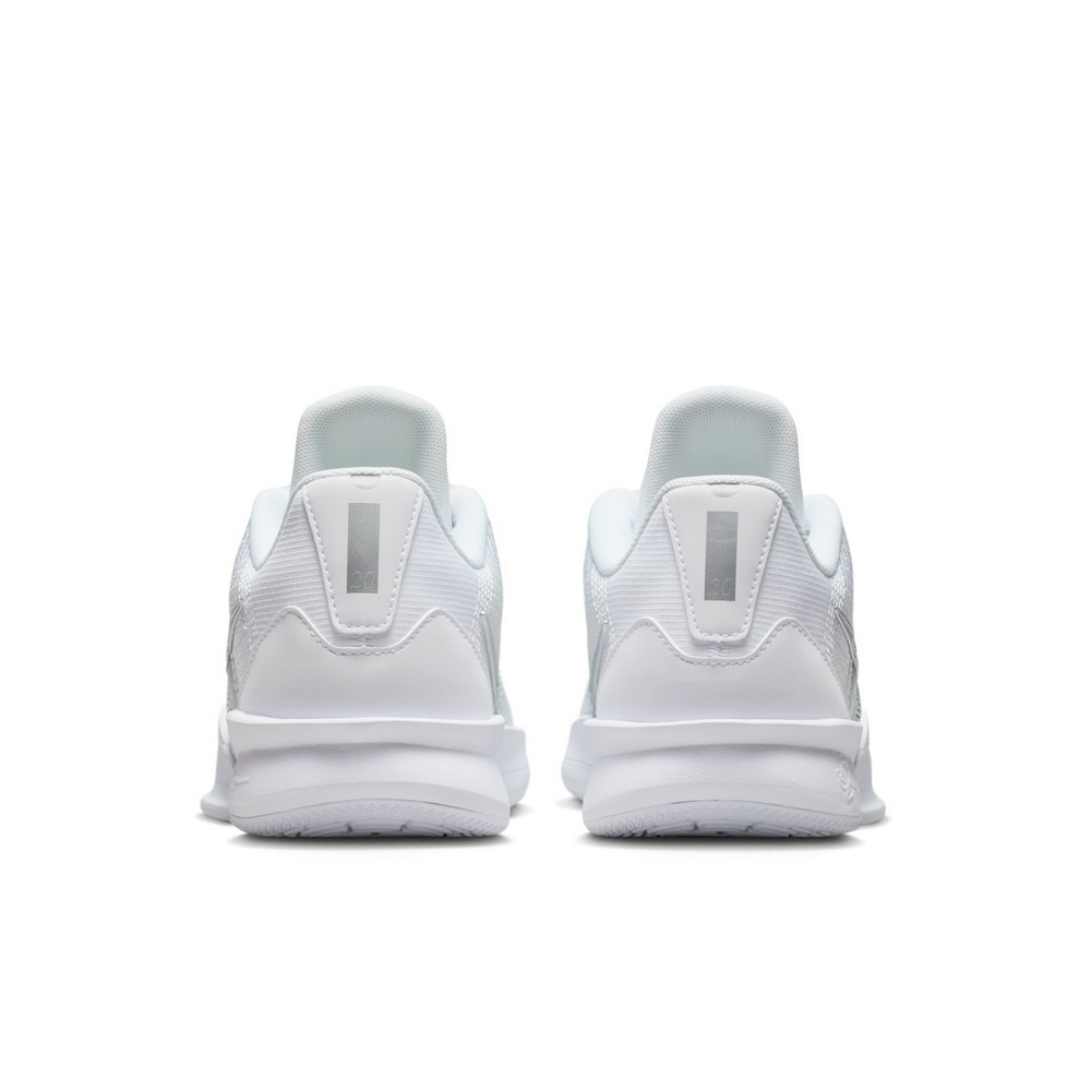 ナイキ（NIKE）（レディース）バスケットシューズ バッシュ サブリナ 3