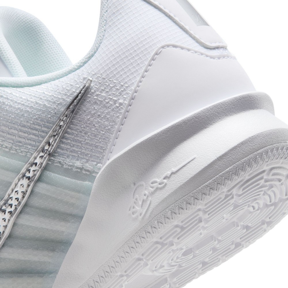 ナイキ（NIKE）（レディース）バスケットシューズ バッシュ サブリナ 3