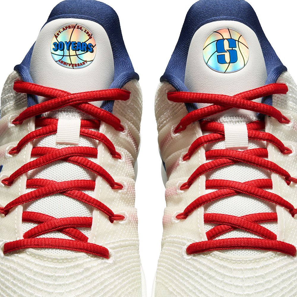 ナイキ（NIKE）（レディース）バスケットシューズ バッシュ サブリナ 3