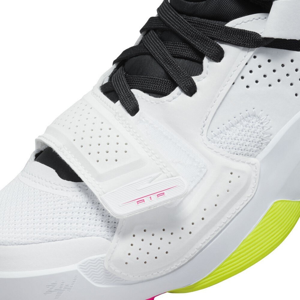 ＪＯＲＤＡＮ（キッズ）バスケットシューズ バッシュ ジュニア ザイオン2 Zion 2 GS DO9514-107