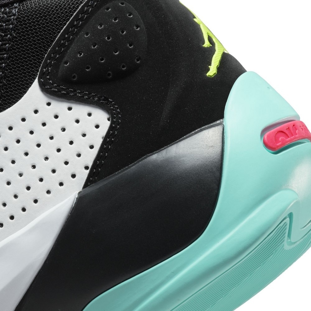 ＪＯＲＤＡＮ（キッズ）バスケットシューズ バッシュ ジュニア ザイオン2 Zion 2 GS DO9514-107