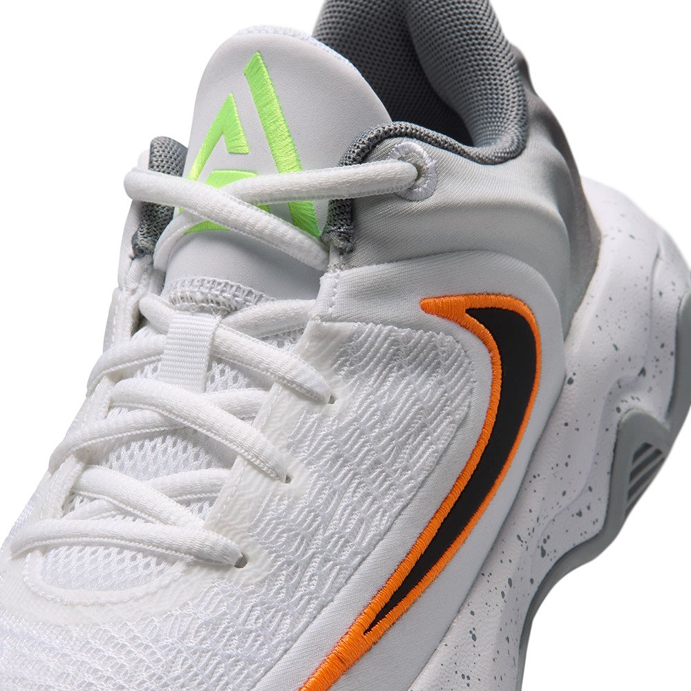 ナイキ（NIKE）（キッズ）ジュニアバスケットシューズ バッシュ ヤニス