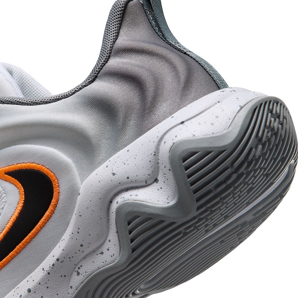 ナイキ（NIKE）（キッズ）ジュニアバスケットシューズ バッシュ ヤニス