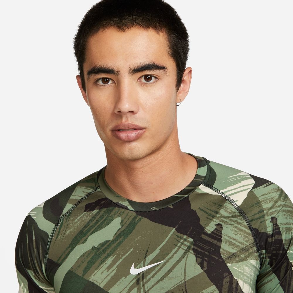 ナイキ（NIKE）（メンズ）半袖Tシャツ メンズ Nike Pro ドライフィット スリム カモ AO FB7935-386 速乾