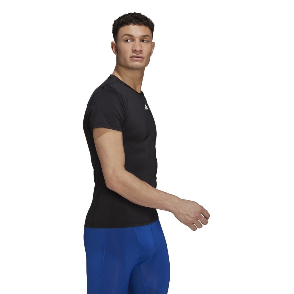 アディダス（adidas）（メンズ）テックフィット トレーニング 半袖Tシャツ TB953-HK2337