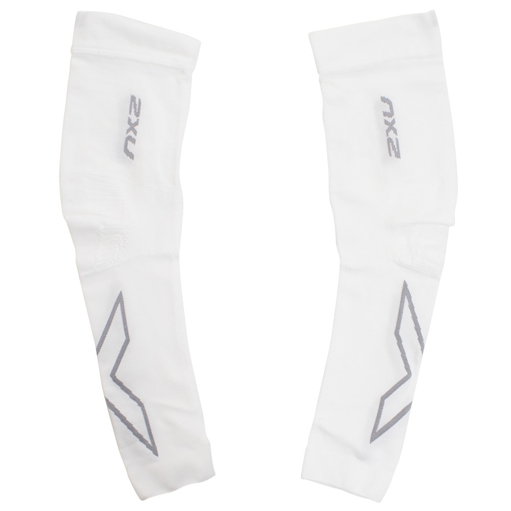 ツー・タイムズ・ユー（2XU）（メンズ、レディース）フレックスラン コンプレッション アームスリーブ UA4009A-WHT/GRY
