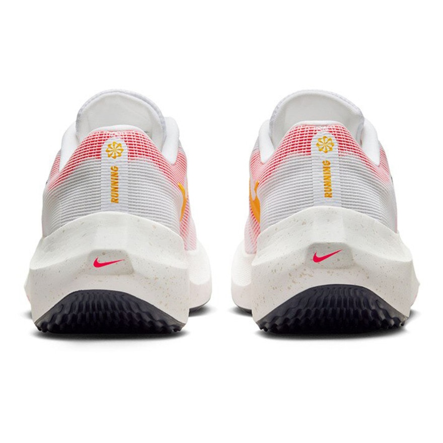ナイキ（NIKE）（メンズ）ランニングシューズ ズーム フライ 5 ホワイト DM8968-100 スニーカー トレーニング ジョギング 軽量 部活