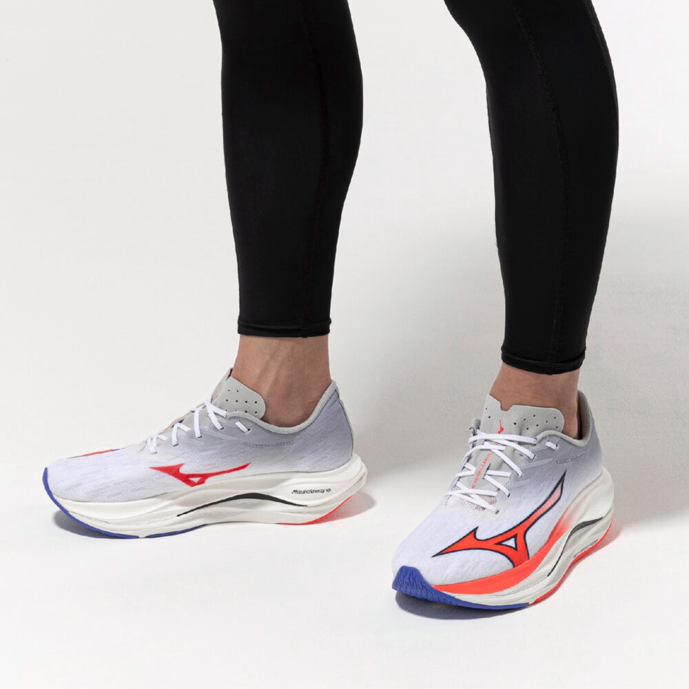 ミズノ（MIZUNO）（メンズ）【8月6日発売開始予定】ランニングシューズ 部活 ウエーブ リベリオン フラッシュ 3 ホワイト レッド J1GC253501