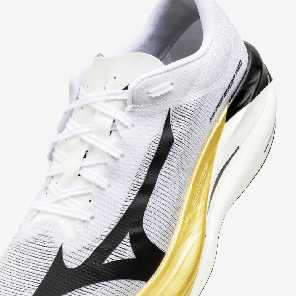 ミズノ（MIZUNO）（メンズ、レディース）ランニングシューズ