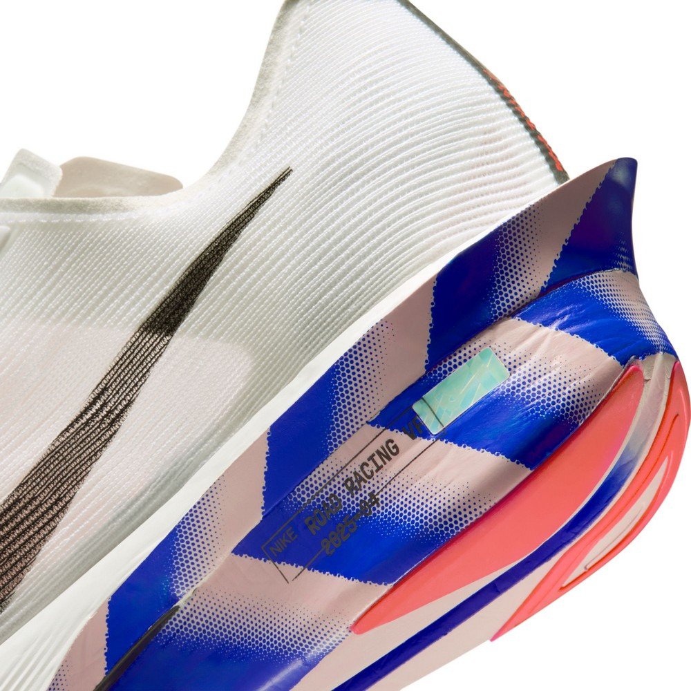 ナイキ（NIKE）（メンズ）ランニングシューズ トレーニングシューズ