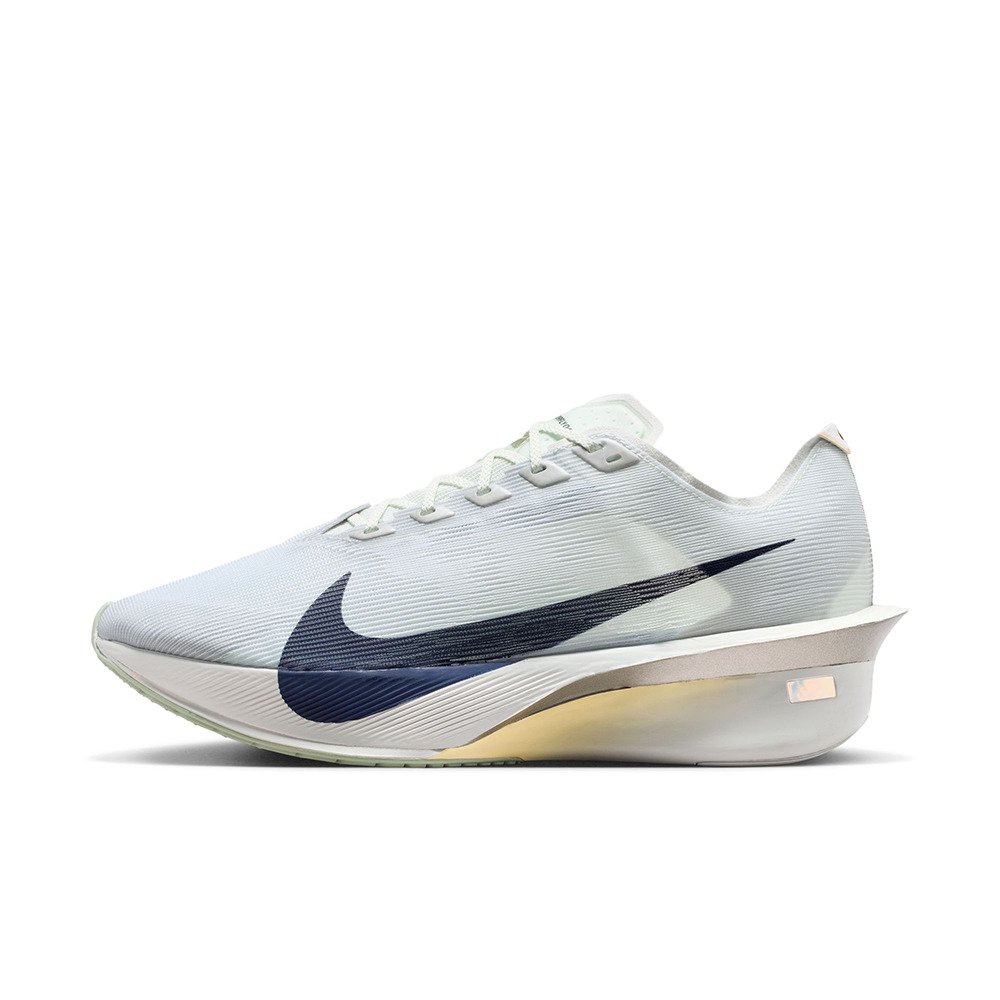 ナイキ（NIKE）（メンズ）ランニングシューズ トレーニングシューズ