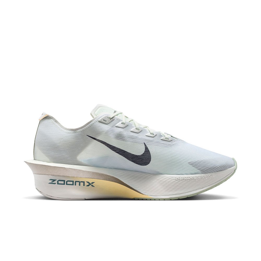 ナイキ（NIKE）（メンズ）ランニングシューズ トレーニングシューズ