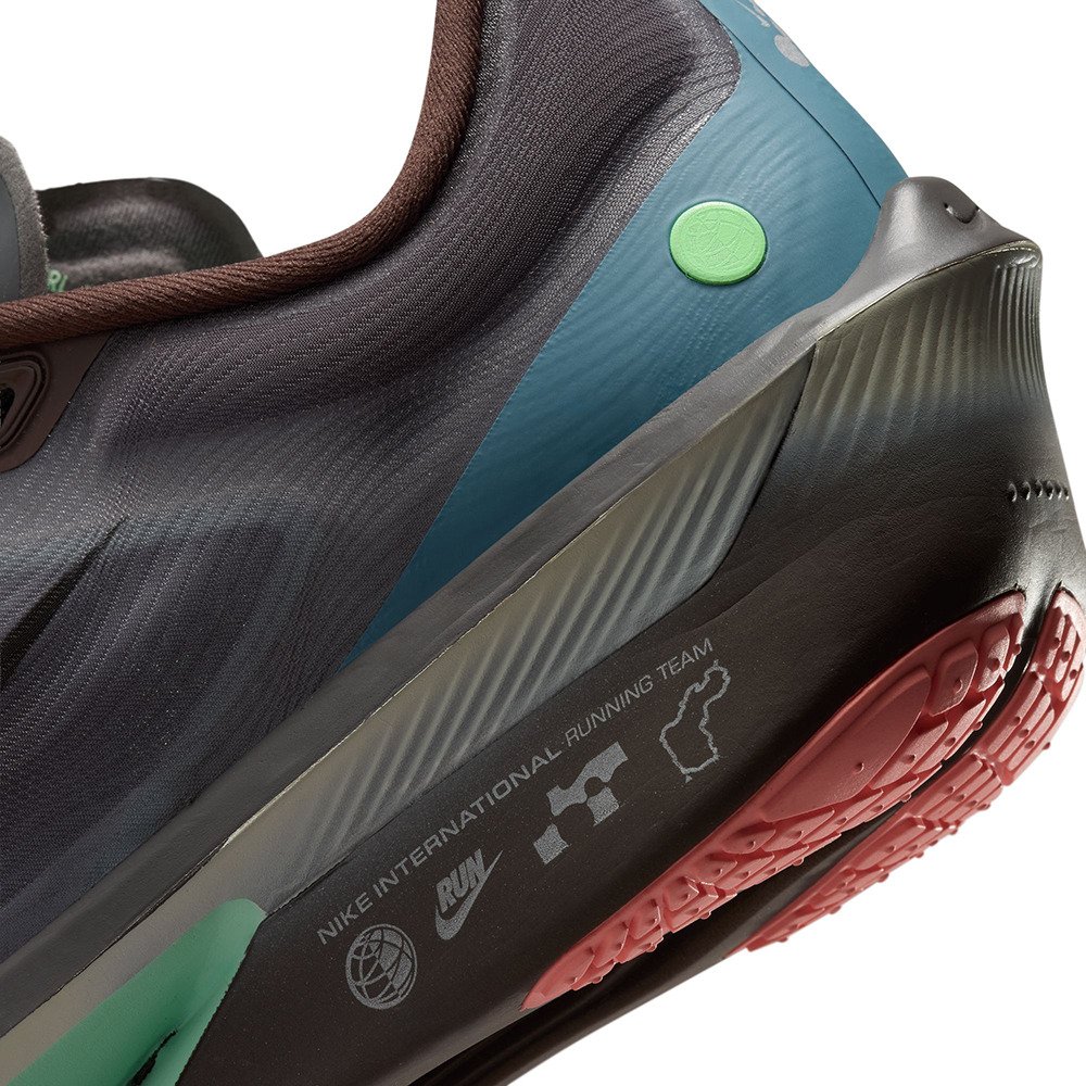 ナイキ（NIKE）（メンズ）ランニングシューズ トレーニングシューズ 部活 ズーム フライ 6 ブラウン IW2352-200 スポーツ シューズ