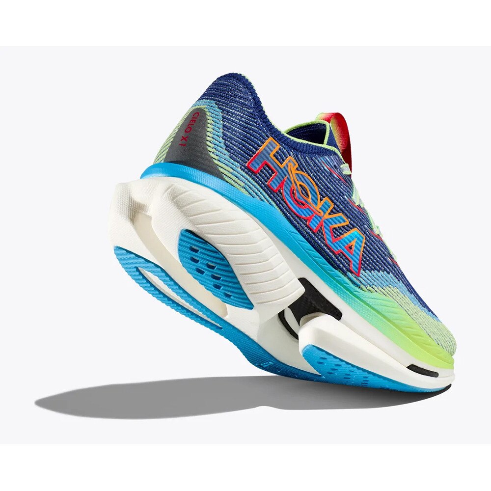 ホカ（HOKA）（メンズ、レディース）ランニングシューズ トレーニングシューズ 部活 シエロ X 1 1147910-ENN