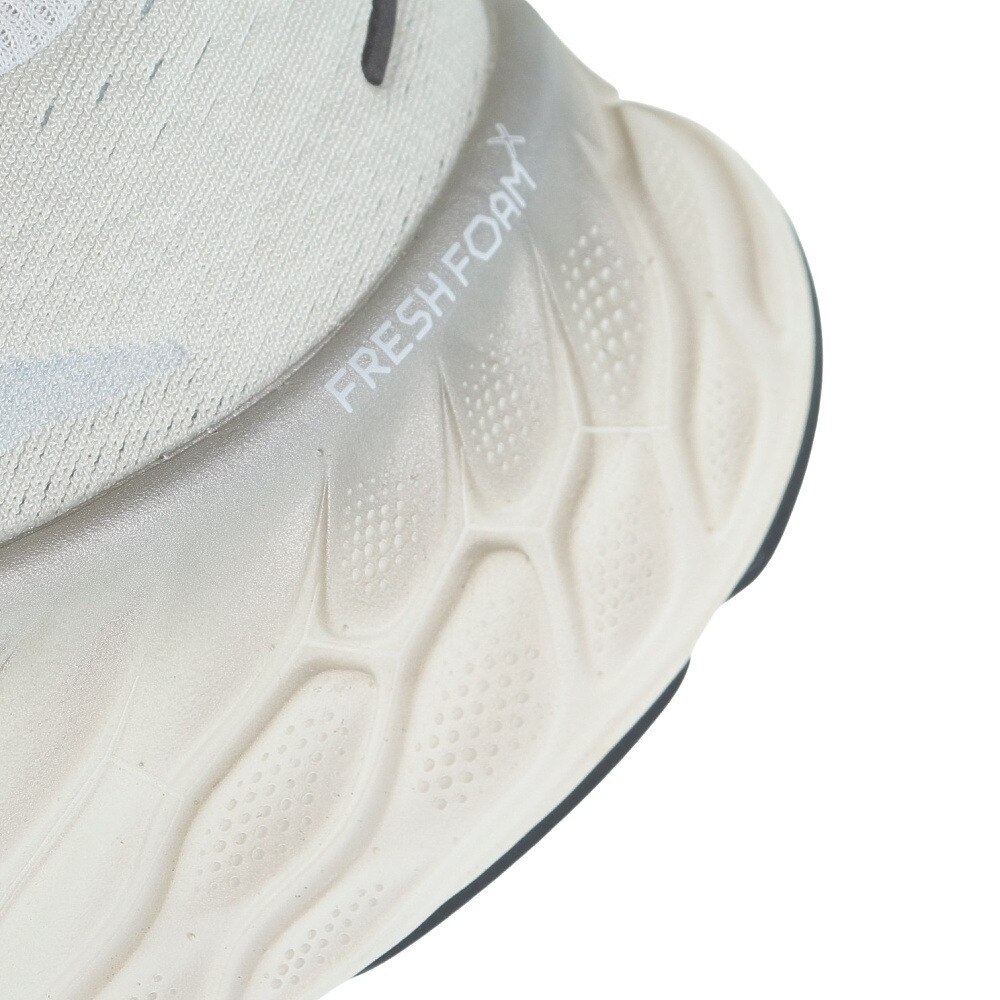 ニューバランス（new balance）（メンズ）ランニングシューズ フレッシュ フォーム モア Fresh Foam X More v4 白 オフホワイト MMORCW4 2E クッション 安定