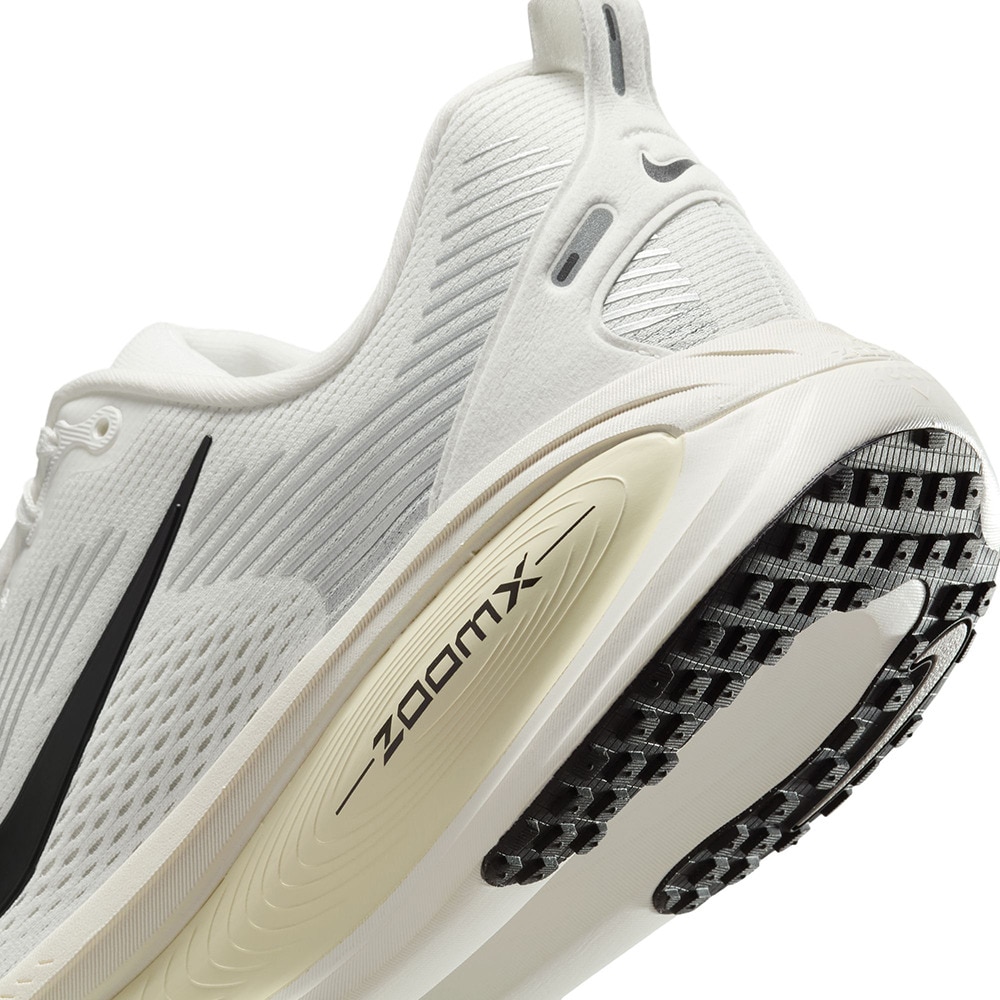 ナイキ（NIKE）（メンズ）ランニングシューズ ジョギングシューズ ボメロ 18 HM6803-101