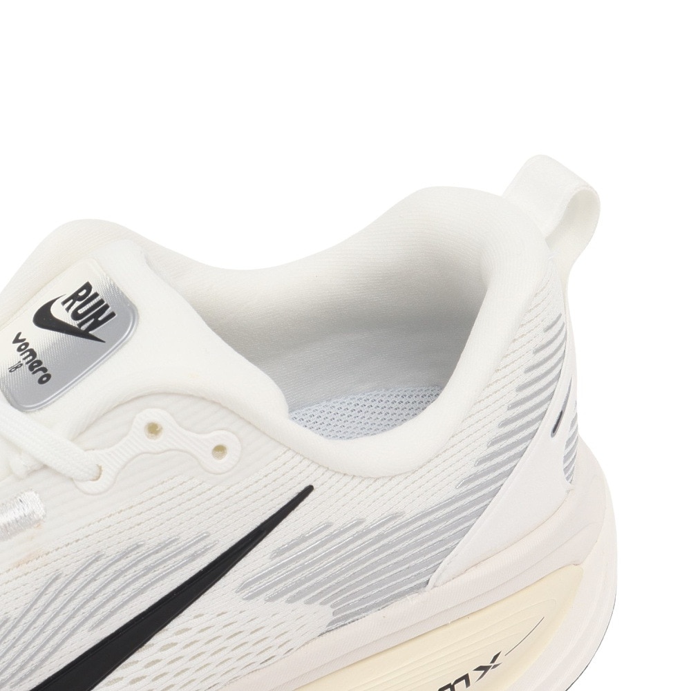 ナイキ（NIKE）（メンズ）ランニングシューズ ジョギングシューズ ボメロ 18 HM6803-101