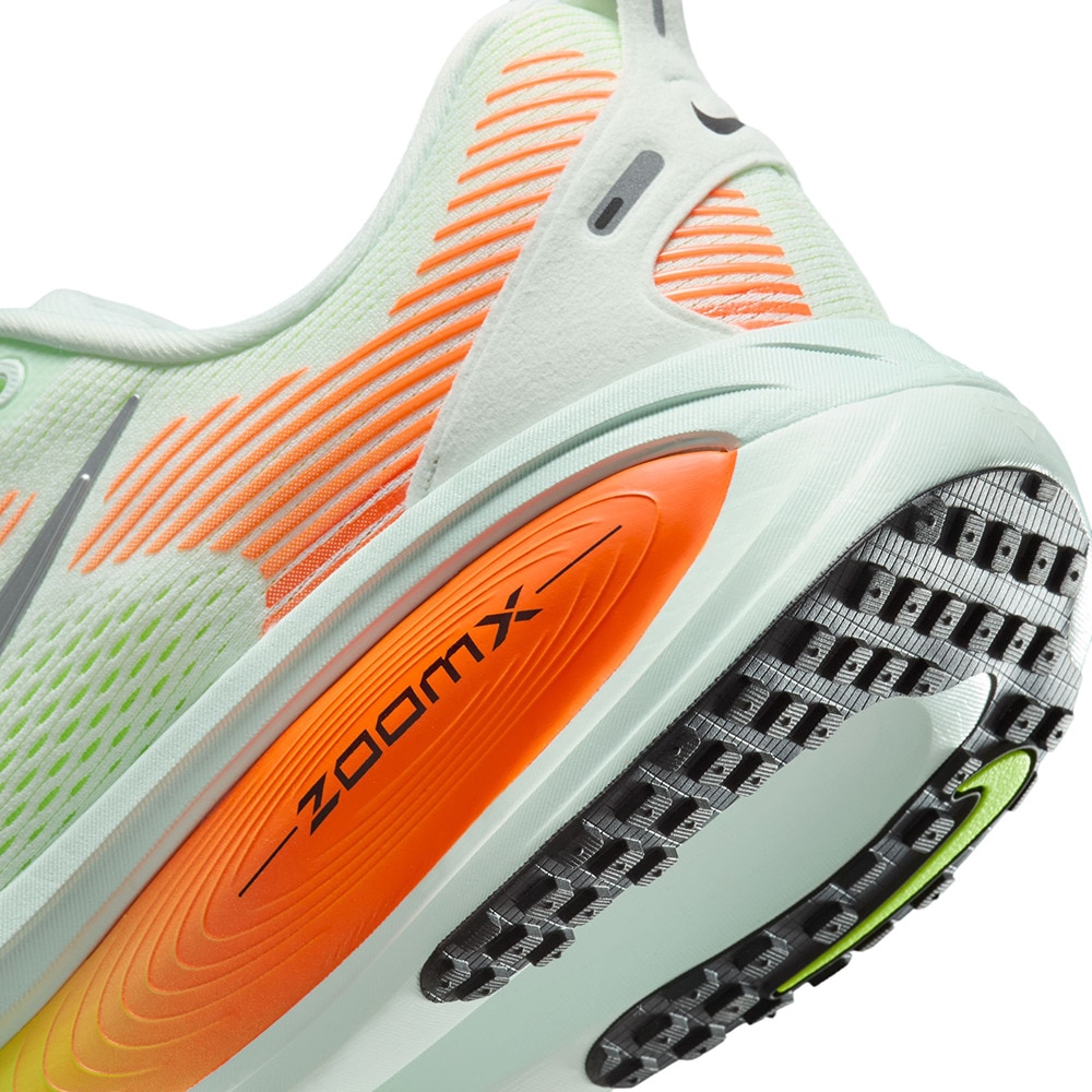 ナイキ（NIKE）（メンズ）ランニングシューズ ジョギングシューズ ズーム ボメロ 18 HM6803-300