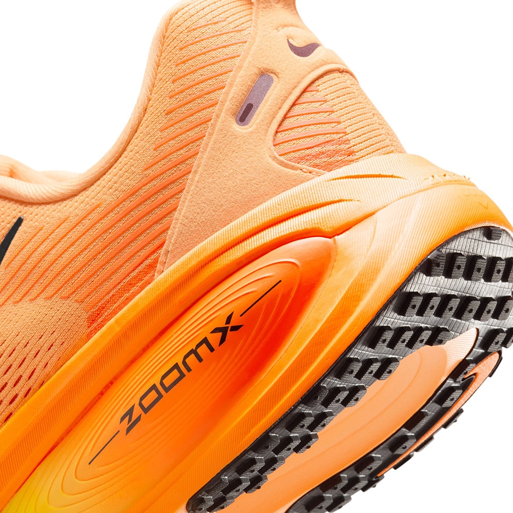 ナイキ（NIKE）（メンズ）ランニングシューズ ジョギングシューズ ズーム ボメロ 18 オレンジ HM6803-700 スニーカー