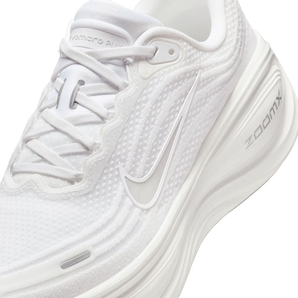 ナイキ（NIKE）（メンズ）【8月14日発売開始予定】ランニングシューズ ジョギングシューズ ズーム ボメロ プラス HV8150-102