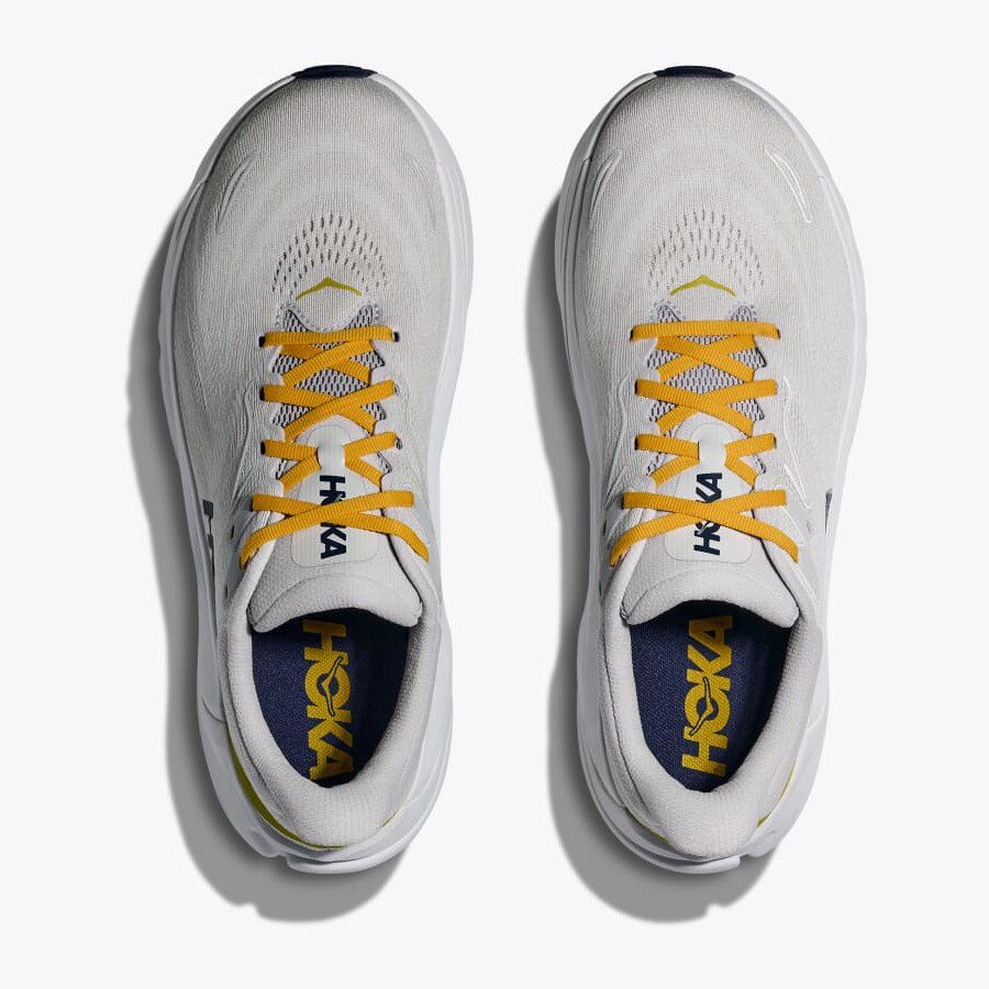 ホカ（HOKA）（メンズ）ランニングシューズ ジョギングシューズ アラヒ 8 グレー 1168690-SSTC スニーカー