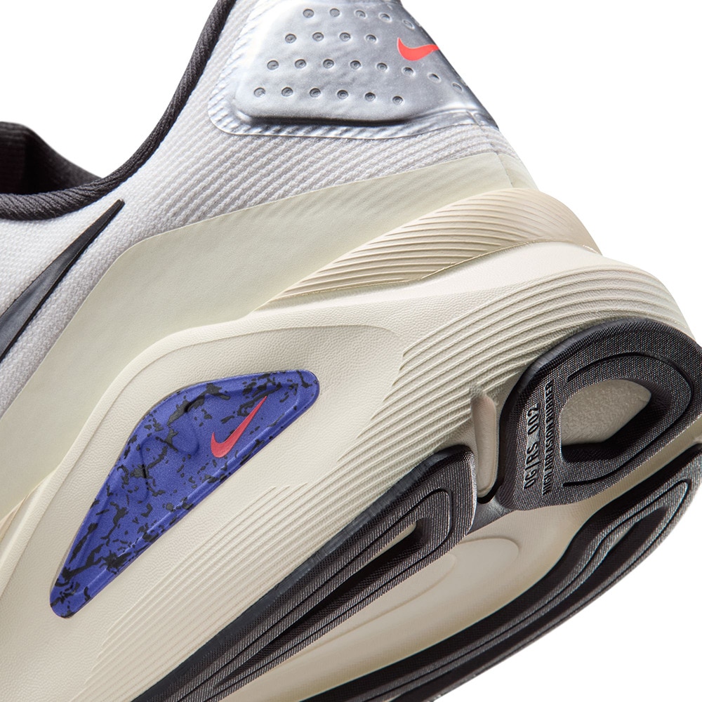 ナイキ（NIKE）（メンズ）ランニングシューズ ジョギングシューズ ストラクチャー 26 ホワイト IM6777-121 スニーカー