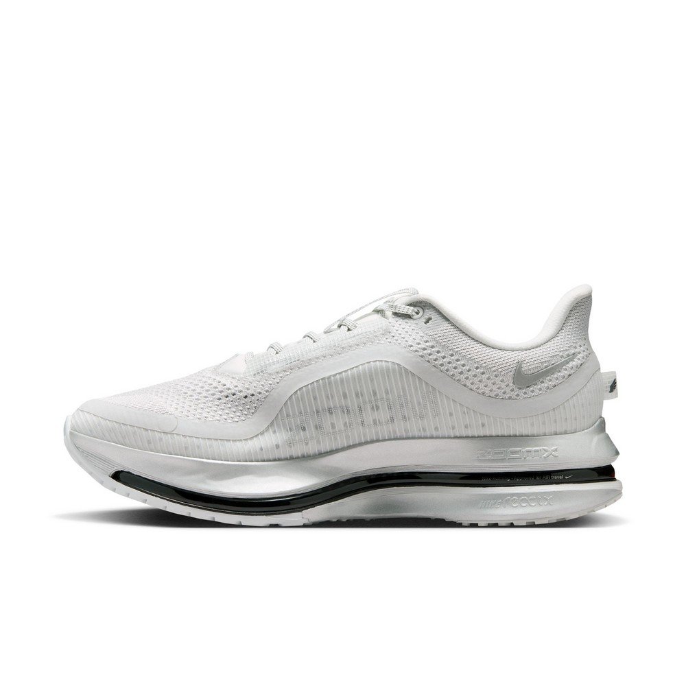ナイキ（NIKE）（メンズ）ランニングシューズ ジョギングシューズ