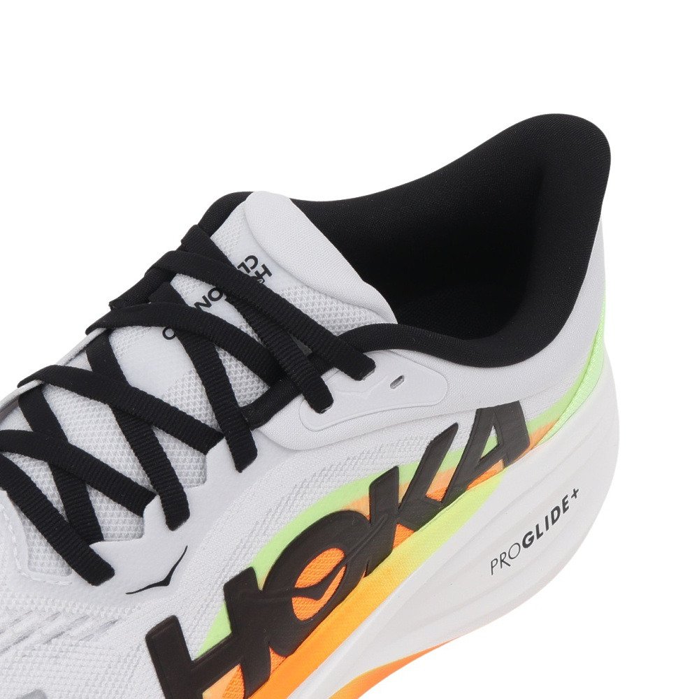ホカ（HOKA）（メンズ）ランニングシューズ ジョギングシューズ クリフトン プロ ホワイト オレンジ 1176510-CMCGR スポーツ シューズ トレーニング