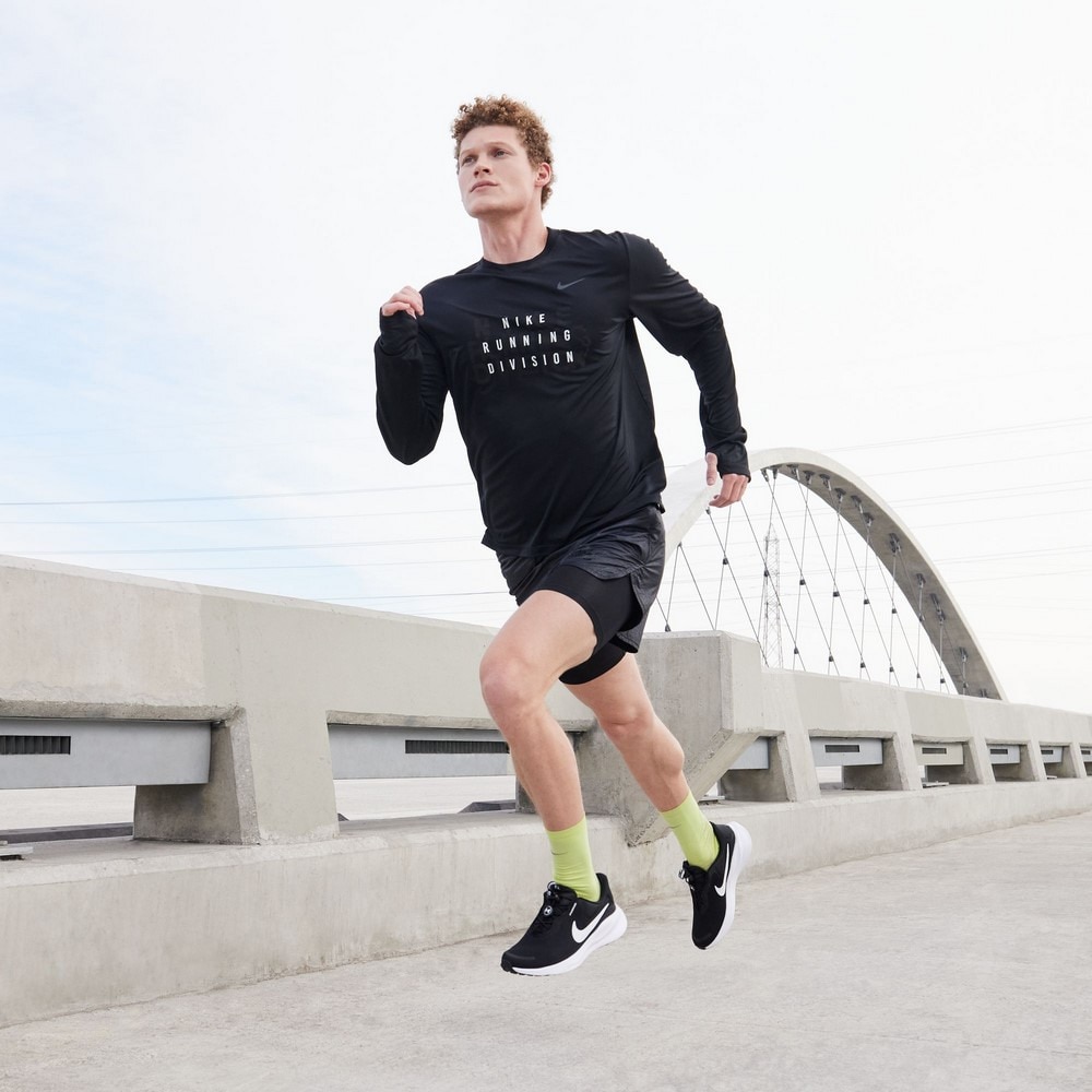 ナイキ（NIKE）（メンズ）スポーツシューズ ランニングシューズ レボリューション 7 フライイーズ FQ4112-001