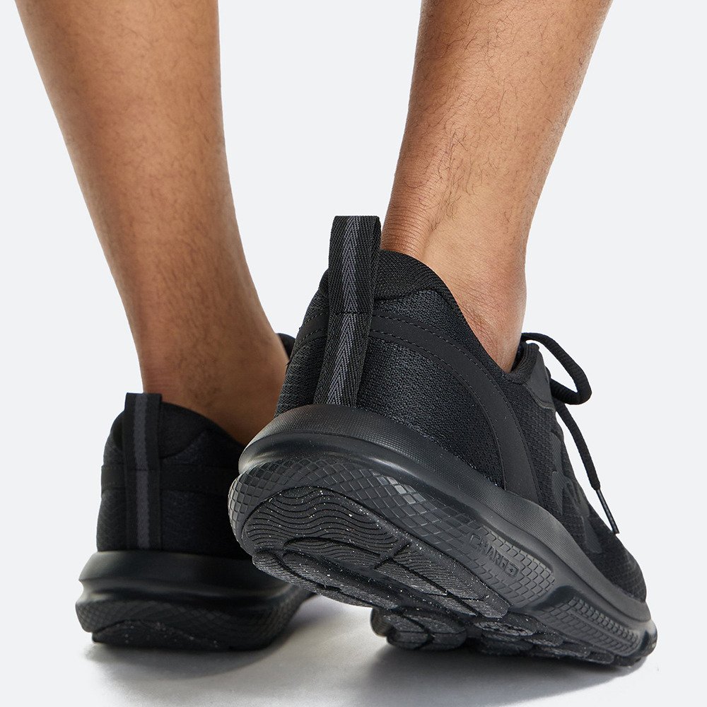 アンダーアーマー（UNDER ARMOUR）（メンズ）スポーツシューズ
