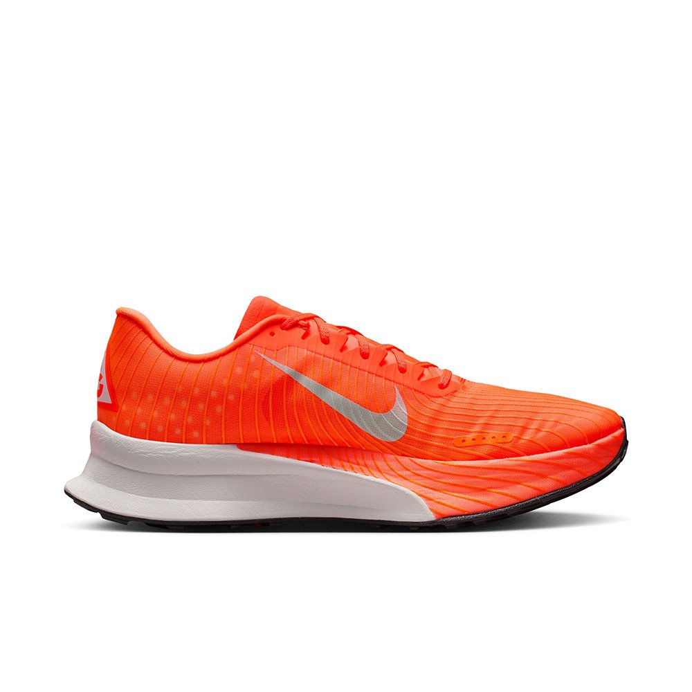 ナイキ（NIKE）（メンズ）ランニングシューズ トレランシューズ ACG