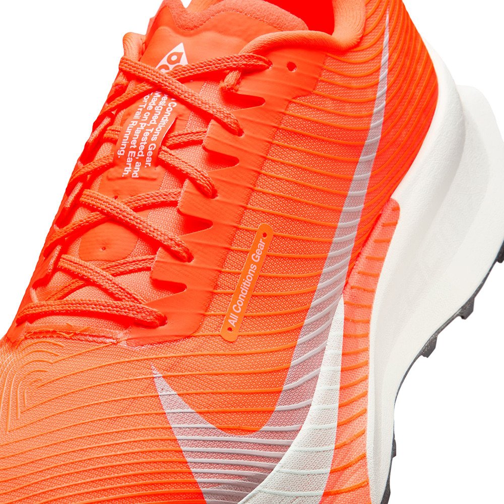 ナイキ（NIKE）（メンズ）ランニングシューズ トレランシューズ ACG