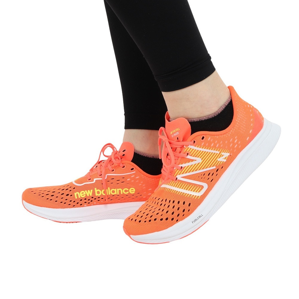 ニューバランス（new balance）（レディース）ランニングシューズ フューエルセル スーパーコンプ ペーサー CC オレンジ WFCRRCCB スニーカー 駅伝 部活