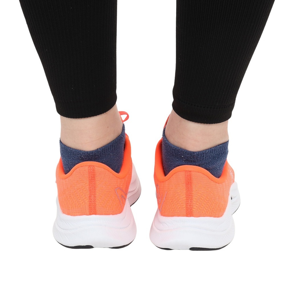 ニューバランス（new balance）（レディース）ランニングシューズ フューエルセル プロペル v4 オレンジ WFCPRCR4 B スニーカー スポーツ ジョグ 厚底