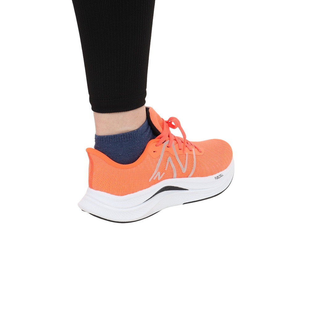 ニューバランス（new balance）（レディース）ランニングシューズ フューエルセル プロペル v4 オレンジ WFCPRCR4 B スニーカー スポーツ ジョグ 厚底