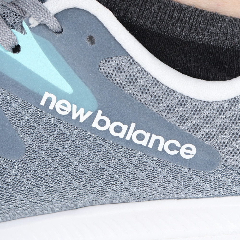 ニューバランス（new balance）（レディース）ランニングシューズ ダイナソフト フラッシュ V6 グレー WFLSHGJ6B スニーカー トレーニング 軽量 耐久性 部活