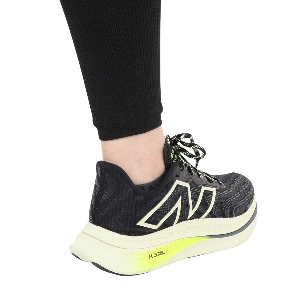 ニューバランス（new balance）（レディース）ランニングシューズ フューエルセル スーパーコンプ トレーナー v2 BK3 ブラック WRCXBK3B スニーカー 厚底 軽量