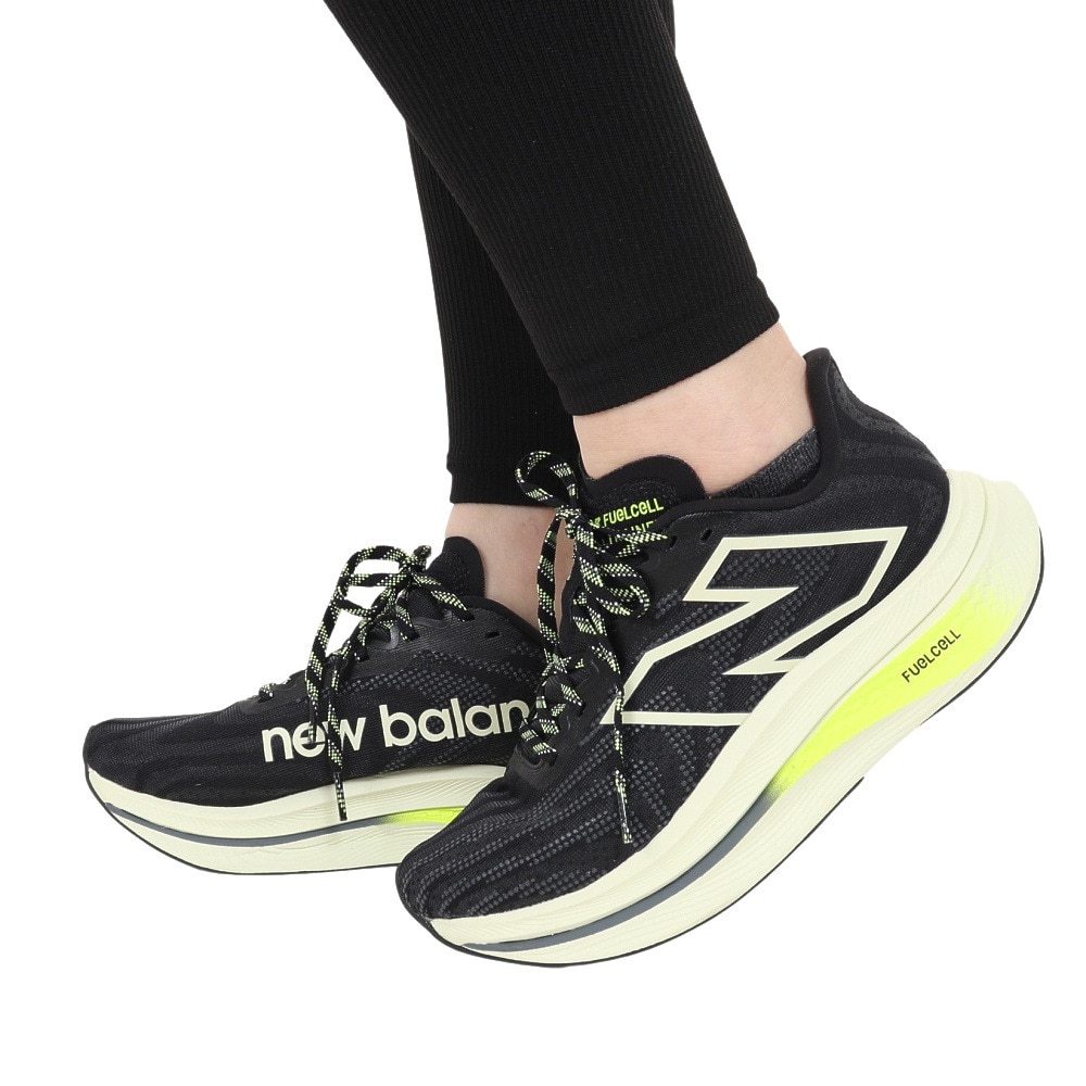 ニューバランス（new balance）（レディース）ランニングシューズ フューエルセル スーパーコンプ トレーナー v2 BK3 ブラック  WRCXBK3B スニーカー 厚底 軽量