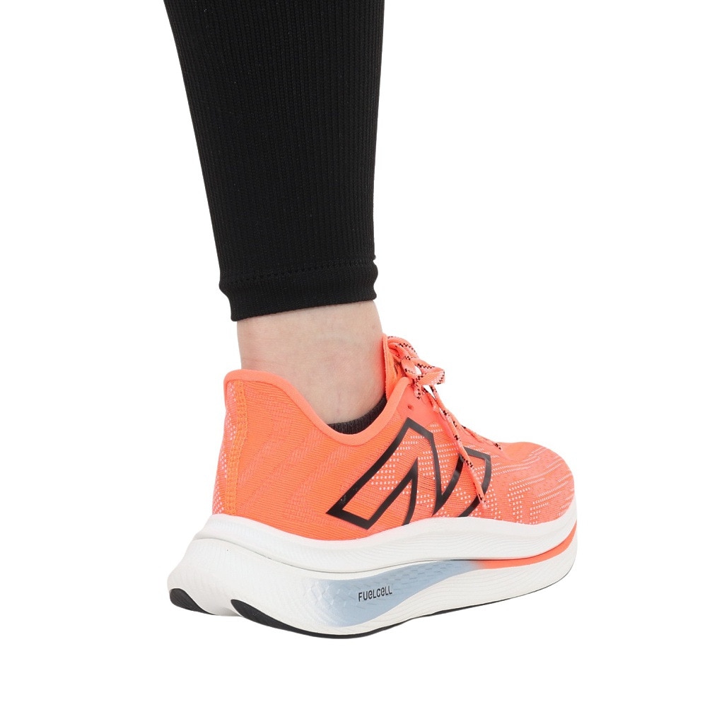 ニューバランス（new balance）（レディース）ランニングシューズ フューエルセル スーパーコンプ トレーナー v2 LY3 オレンジ WRCXLY3B スニーカー 厚底 軽量