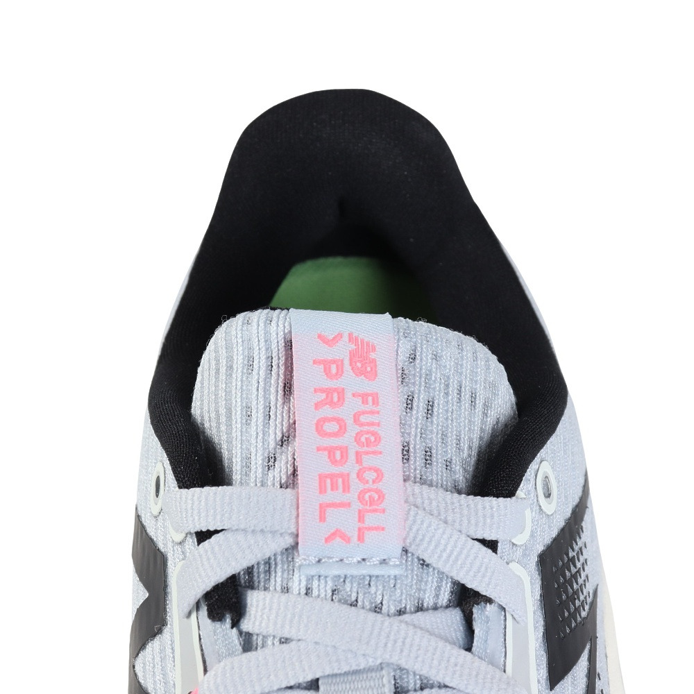 ニューバランス（new balance）（レディース）ランニングシューズ フューエルセルプロペルv5 グレー WFCPRLS5B スニーカー トレーニングシューズ 部活 安定性
