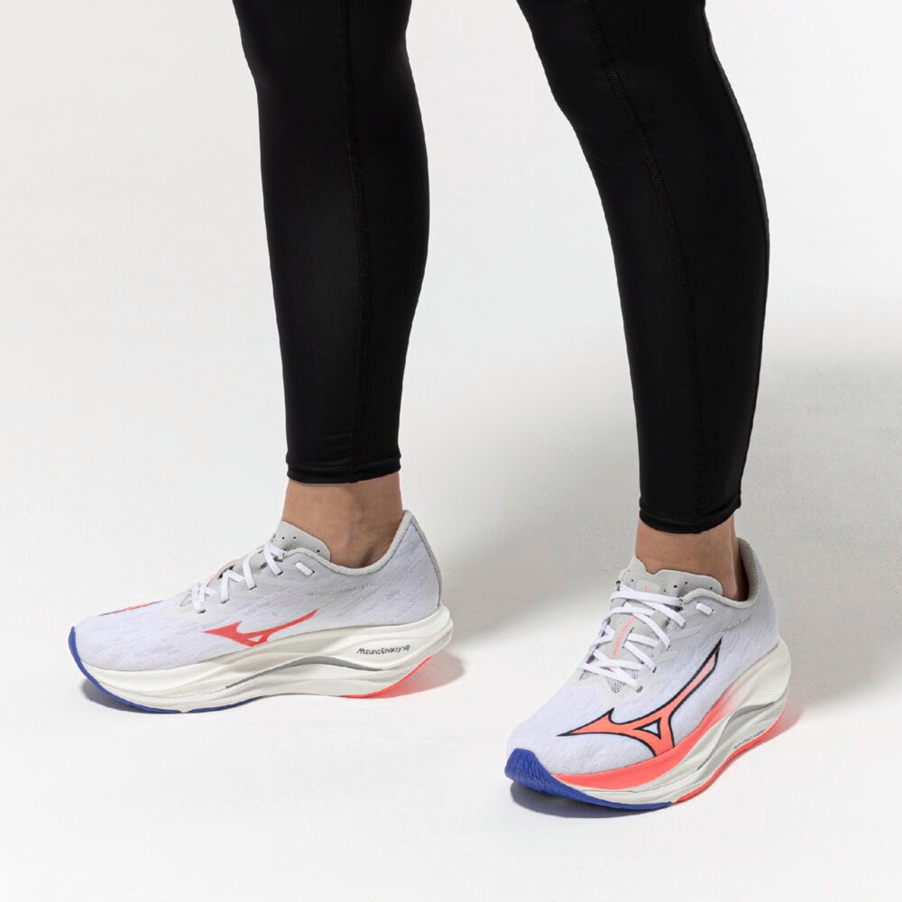 ミズノ（MIZUNO）（レディース）【8月6日発売開始予定】ランニングシューズ  部活 ウエーブ リベリオン フラッシュ 3 ホワイト ピンク J1GD253521