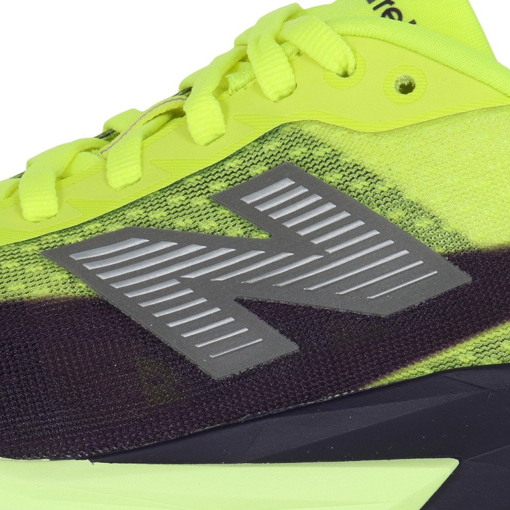 ニューバランス（new balance）（レディース）ランニングシューズ