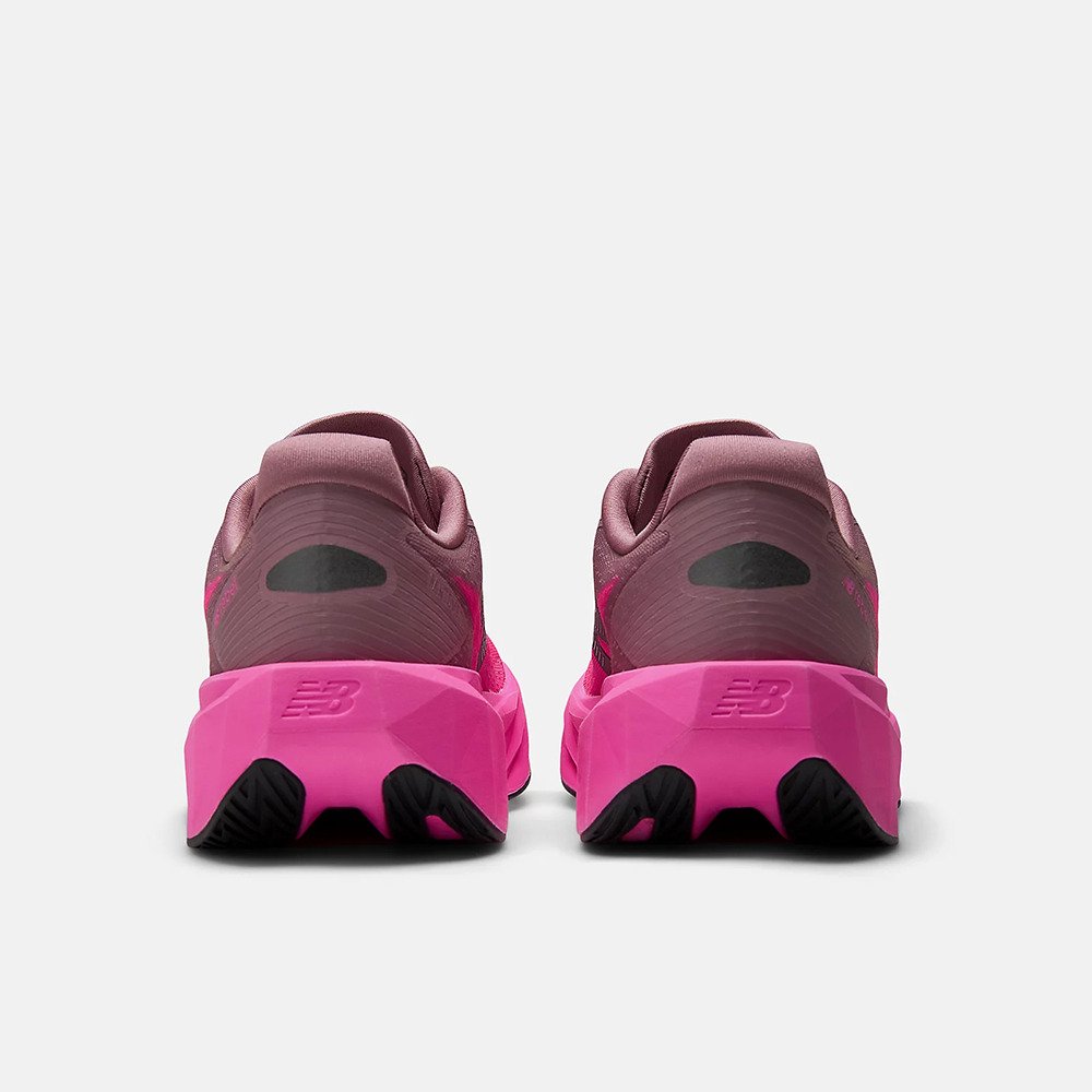 ニューバランス（new balance）（レディース）ランニングシューズ