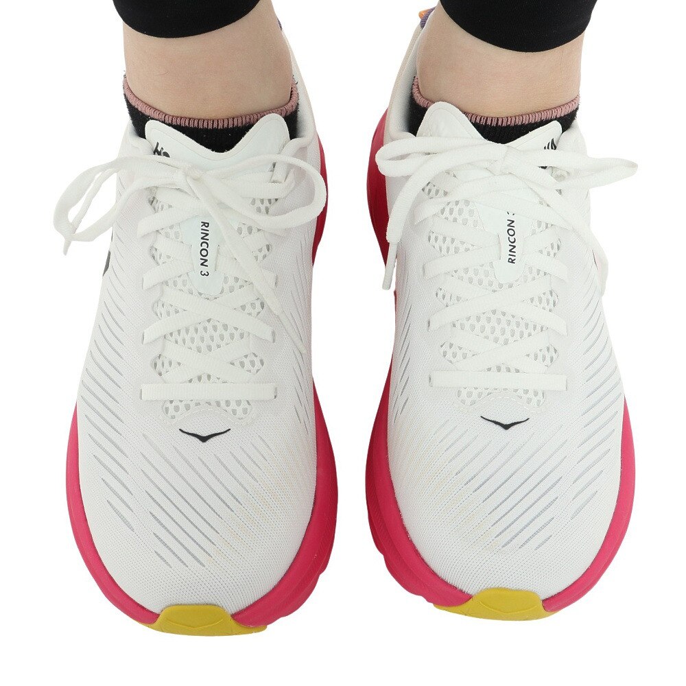 ホカ（HOKA）（レディース）ランニングシューズ リンコン3 レギュラー ホワイト ピンク 1119396-BDBE スニーカー トレーニング ジョグ クッション 軽量