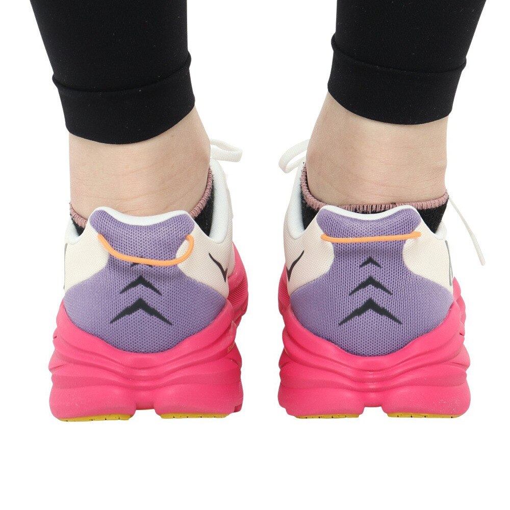 ホカ（HOKA）（レディース）ランニングシューズ リンコン3 レギュラー ホワイト ピンク 1119396-BDBE スニーカー トレーニング ジョグ クッション 軽量